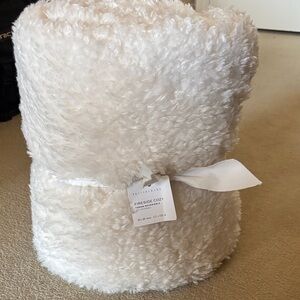 Pottery barn fireside cozy throw reversible 50x60 inch
